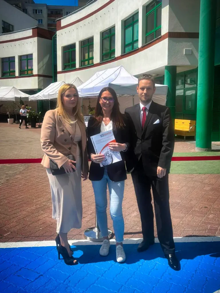 Zespół ReStruktura Pro z certyfikatem uczestnictwa w konferencji IPUiR 2025